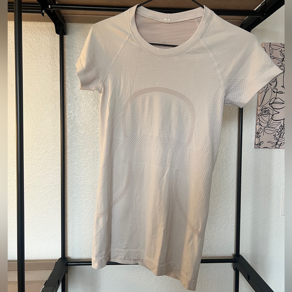 Like New Lululemon Swiftly Tech Sleeve Shirt